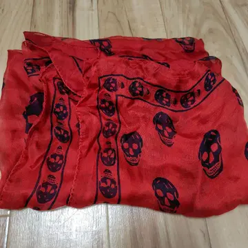 ALEXANDER MCQUEEN 빨간색 스컬 패턴 스톨