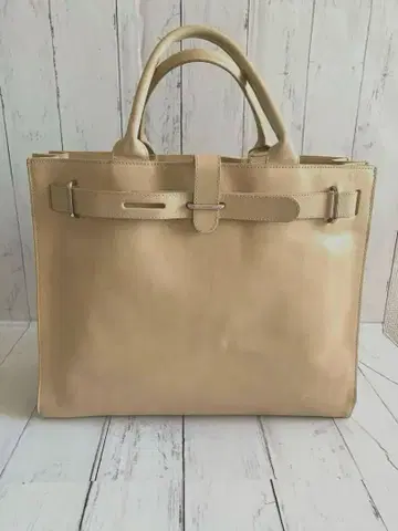 FURLA(훌라) 베이지 가죽 핸드백