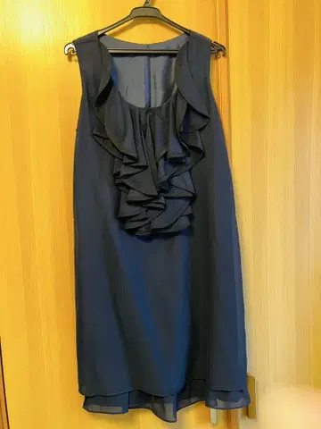 네이비 프릴 드레스 쉬폰 소재 슬리브리스