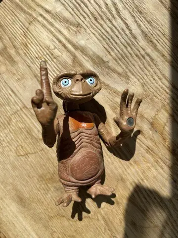E.T. 피규어 가동식 빛나는 자석 포함