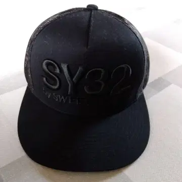 SY32 by SWEET YEARS 블랙 트래커 캡