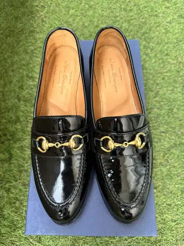 잘란 스리와야 에나멜 로퍼 size5