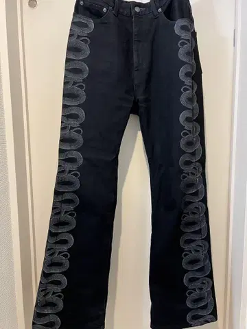 HYSTERICGLAMOUR SNAKE LOOP 패턴 데님 플레어 팬츠