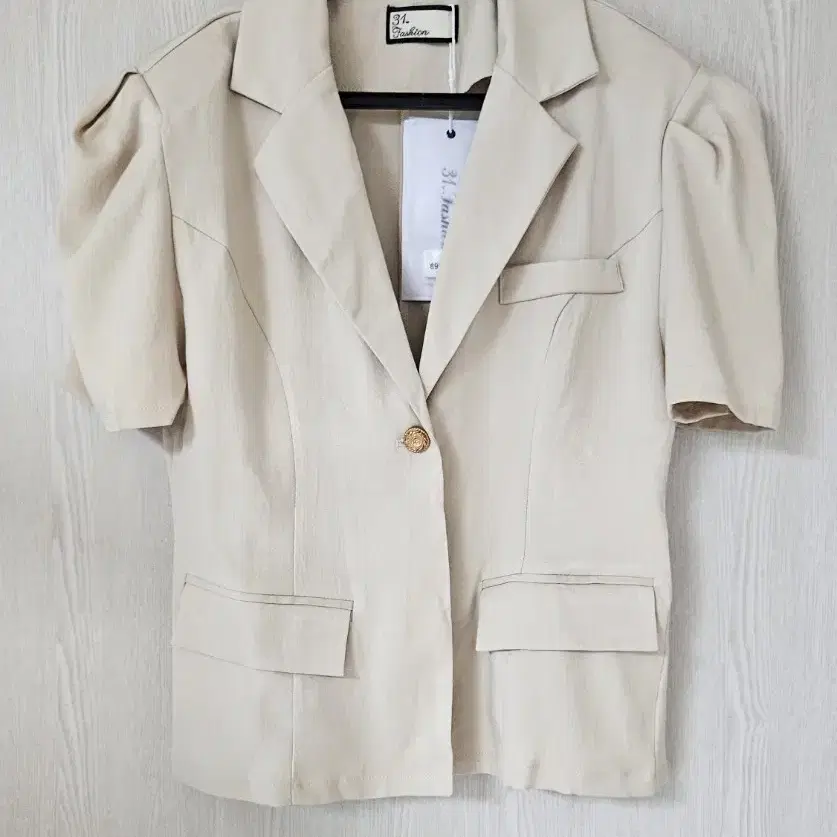 Coyseio] Flower One Piece White on Bunjang Global Site.