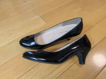 JELLY BEANS 블랙 에나멜 펌프스 23.5cm