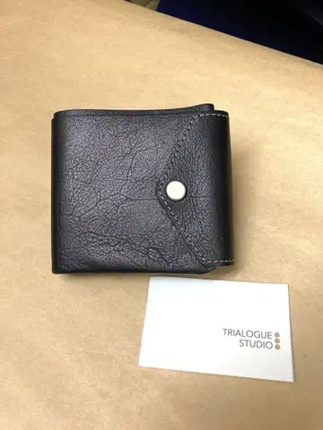 TRIALOGUE STUDIO 가죽 지갑