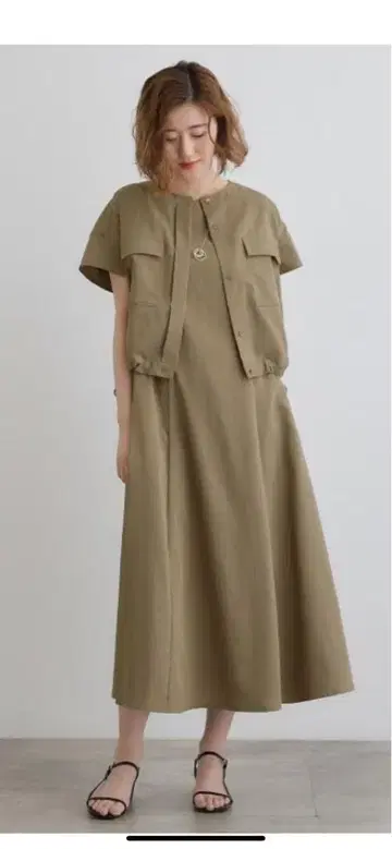 카키 셋업 원피스 여름 새상품 이번 시즌