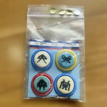 레어 스페이스 인베이더 핀 배지 4개 세트