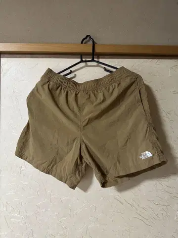 노스페이스 베이지 숏팬츠