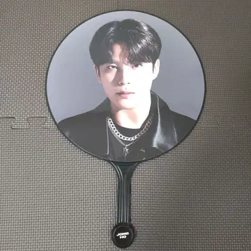ATEEZ 존호 부채