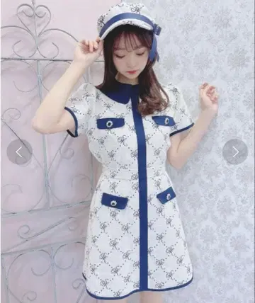 스완 키스 원피스 화이트