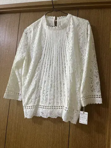 화이트 레이스 블라우스 새상품