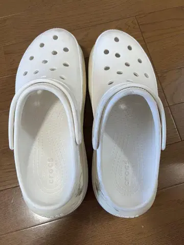 Crocs 화이트 통굽 클로그 샌들
