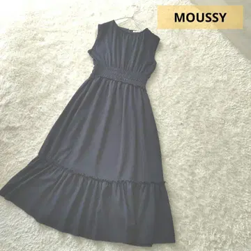 MOUSSY 마우지 허리 셔링 컷 원피스 슬리브리스