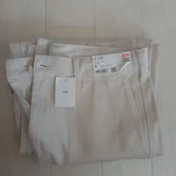 유니클로 와이드 핏 테이퍼드 청바지 M 베이지