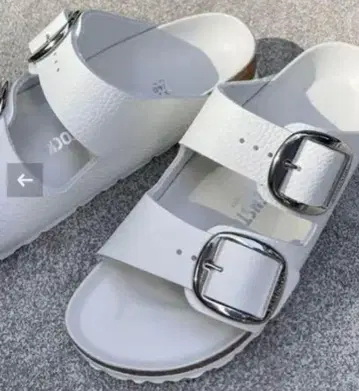 새상품 버켄스탁 애리조나 빅 버클 화이트 36 23cm