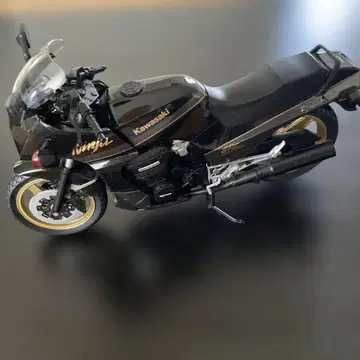 칭다오 문화 교재사 1/12 가와사키 뉴발란스 GPZ900R 완제품