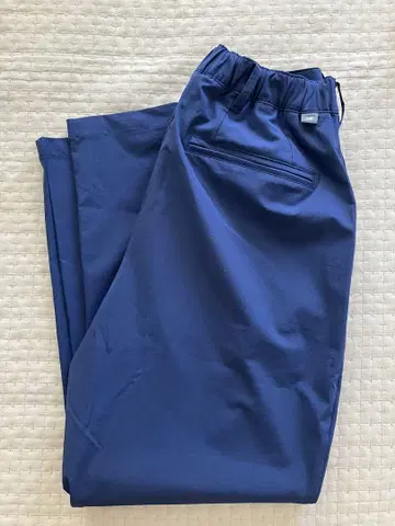 뉴발란스 테이퍼드 팬츠