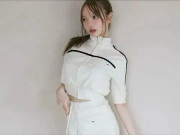 andmary Eve line zip tops IVORY 앤드 마리