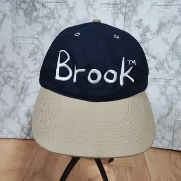 레어 아이템 Brook 로고 캡 모자