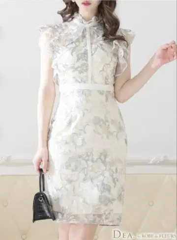 ROBE de FLEURS 꽃무늬 레이스 타이트 드레스