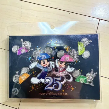 미개봉 새상품 디즈니 25주년 핀 배지