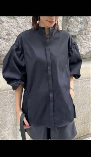 보우 네이비 벌룬 슬리브 블라우스