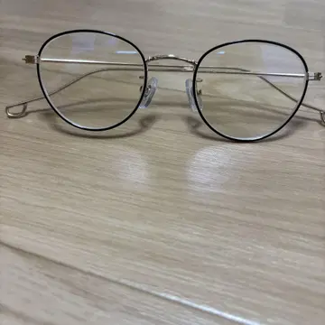 골드 메탈 라운드 프레임 안경