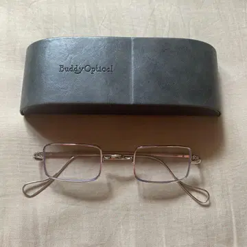 Buddy Optical 스퀘어 안경 케이스 포함