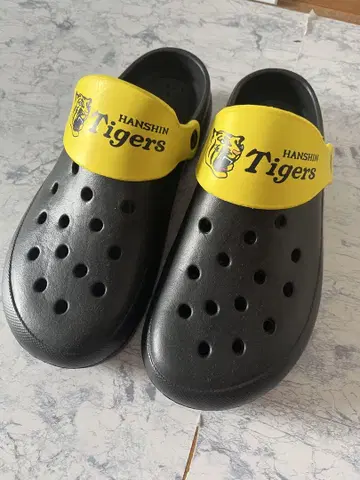 한신 타이거즈 샌들