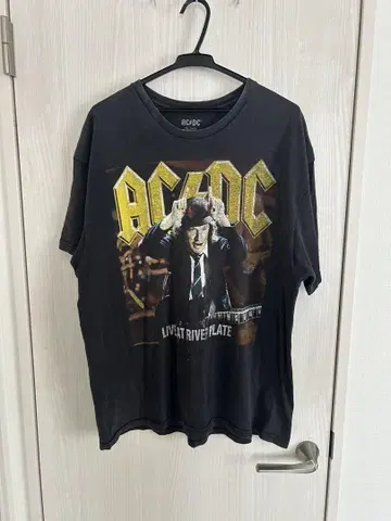 구제 의류 AC/DC 밴디