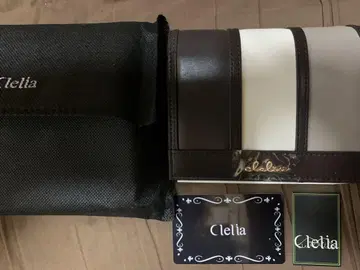미사용에 가까운 Cleria 두겹 지갑 티라미수