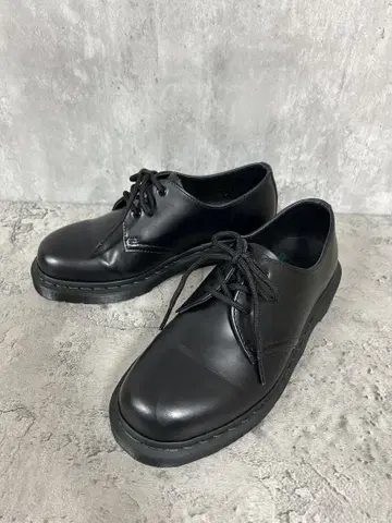 미사용 새상품 Dr.Martens 닥터마틴 가죽 신발 레이스업 UK6