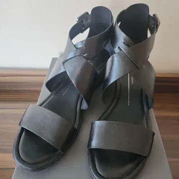 ECCO 크로스 스트랩 샌들 24.5cm
