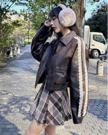빈티지 라인 가죽 숏 기장 자켓