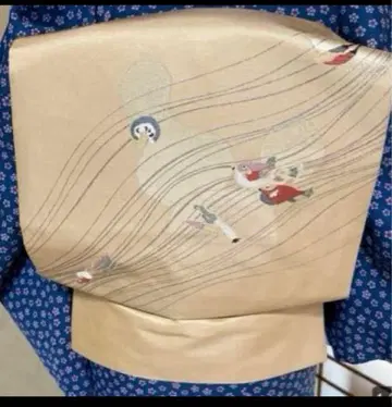 미사용에 가까운 새상품급 나고야 오비 순수 실크 자수 물고기 야채