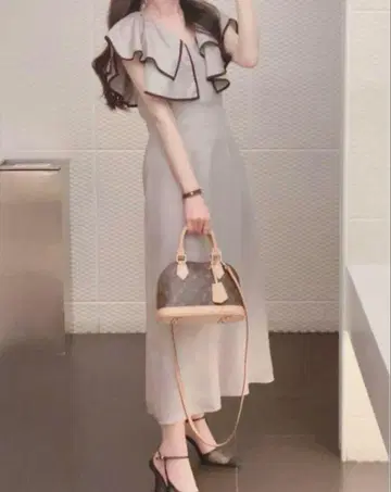 snidel 프릴 칼라 슬리브리스 원피스