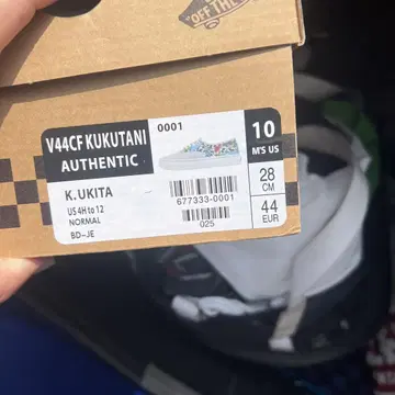 V4CF KUKUTANI 스니커즈 28CM