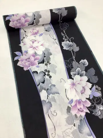 블랙과 보라색 꽃무늬 유카타 옷감