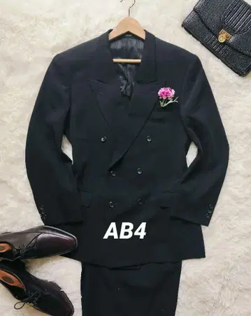 컨디션 최상 여름용 예복 상복 블랙 포멀 AB4 남성용 수트 6개 버튼