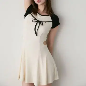 andmary Mary logo flare mini dress 블랙