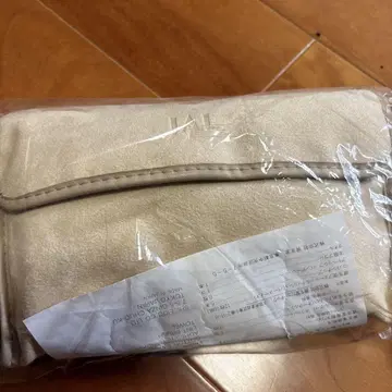 오래 전 JAL 퍼스트 클래스 화장품 키트 여성용 미개봉입니다.