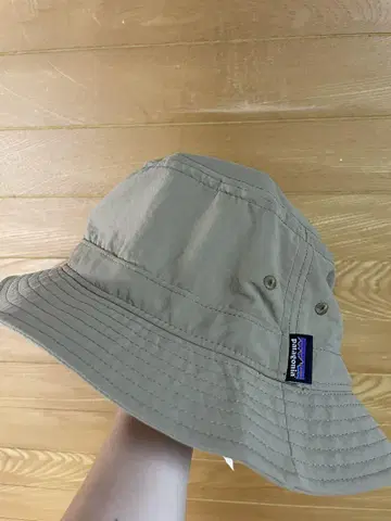 Patagonia 베이지 버킷 햇