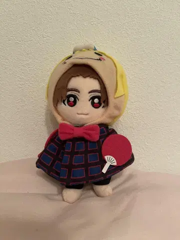 봉제 인형 빨강과 파랑 체크 무늬