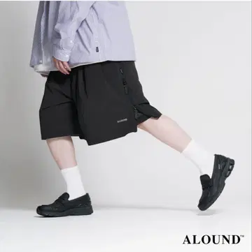 알라운드 투탭 벨트드 나일론 쇼츠