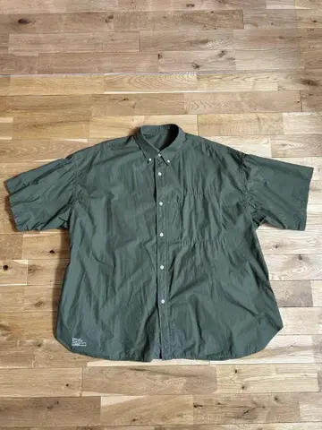 FreshService 반팔 버튼 다운 셔츠 올리브