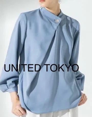 UNITEDTOKYO 칼라 버튼 프론트 턱 블라우스