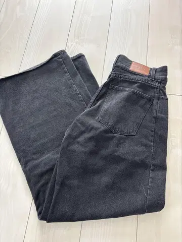 Chico 박스 턱 와이드 팬츠 블랙
