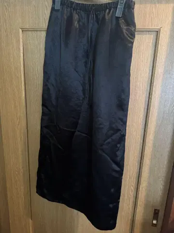 UNITED ARROWS 새틴 스커트