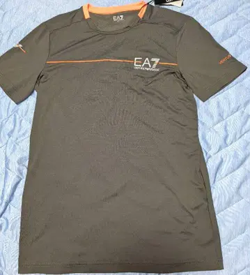 아르마니 EA7 티셔츠 새상품, 미사용